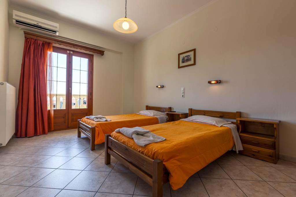 Kapetanios Apartments Agios Stefanos Avliotes  Eksteriør billede