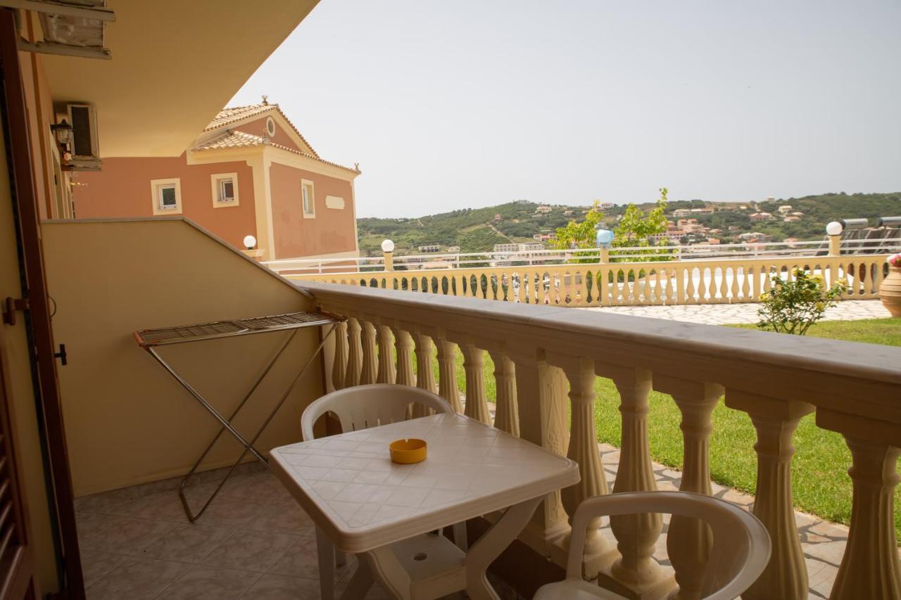 Kapetanios Apartments Agios Stefanos Avliotes  Eksteriør billede
