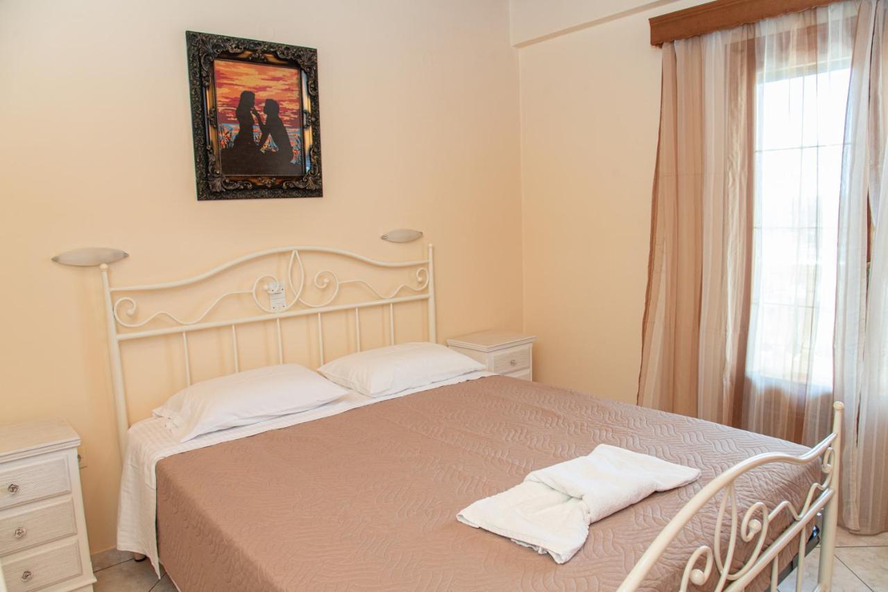 Kapetanios Apartments Agios Stefanos Avliotes  Eksteriør billede
