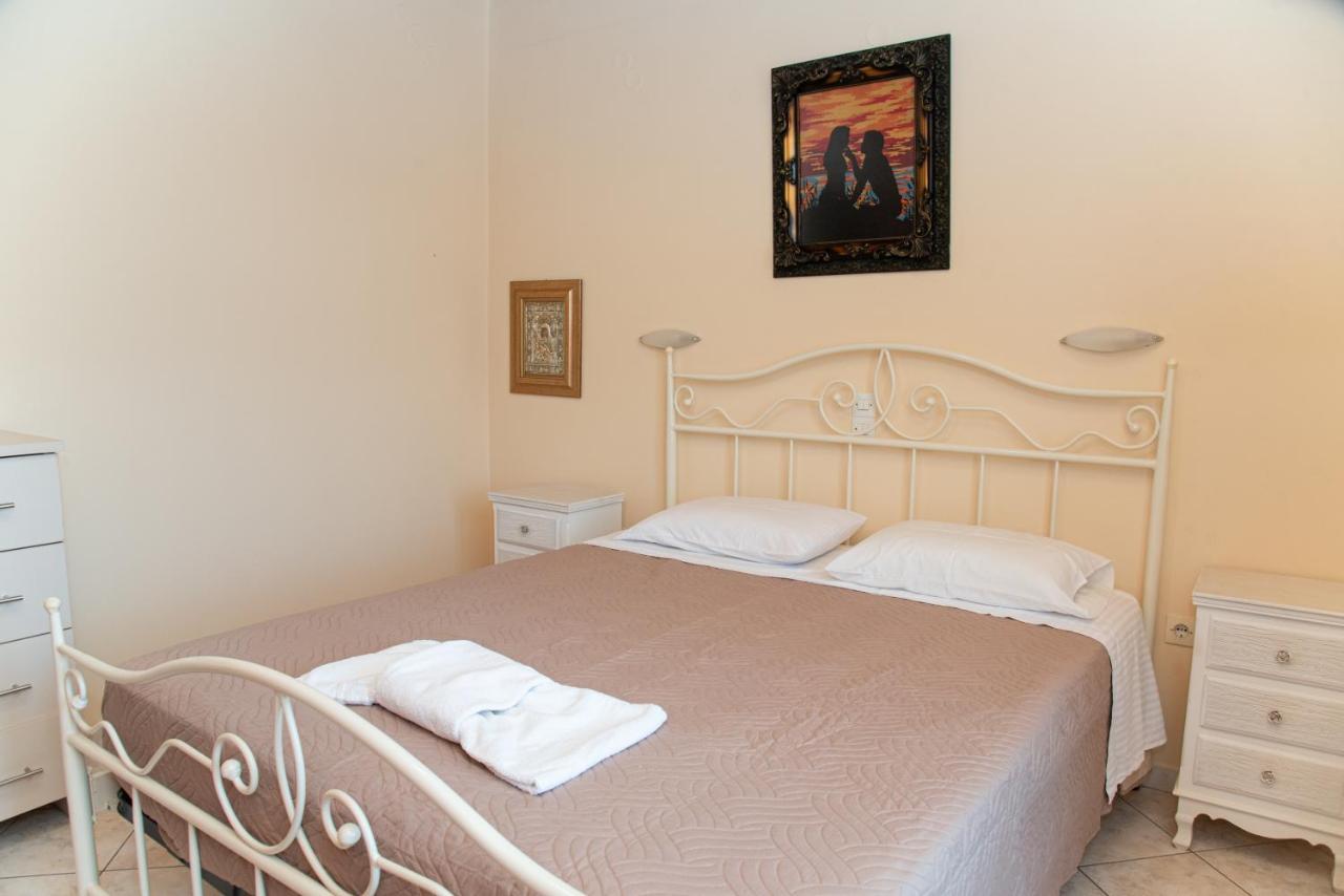 Kapetanios Apartments Agios Stefanos Avliotes  Eksteriør billede