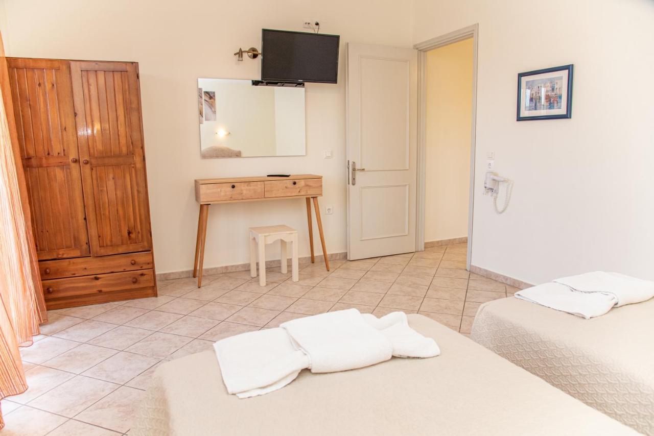 Kapetanios Apartments Agios Stefanos Avliotes  Eksteriør billede