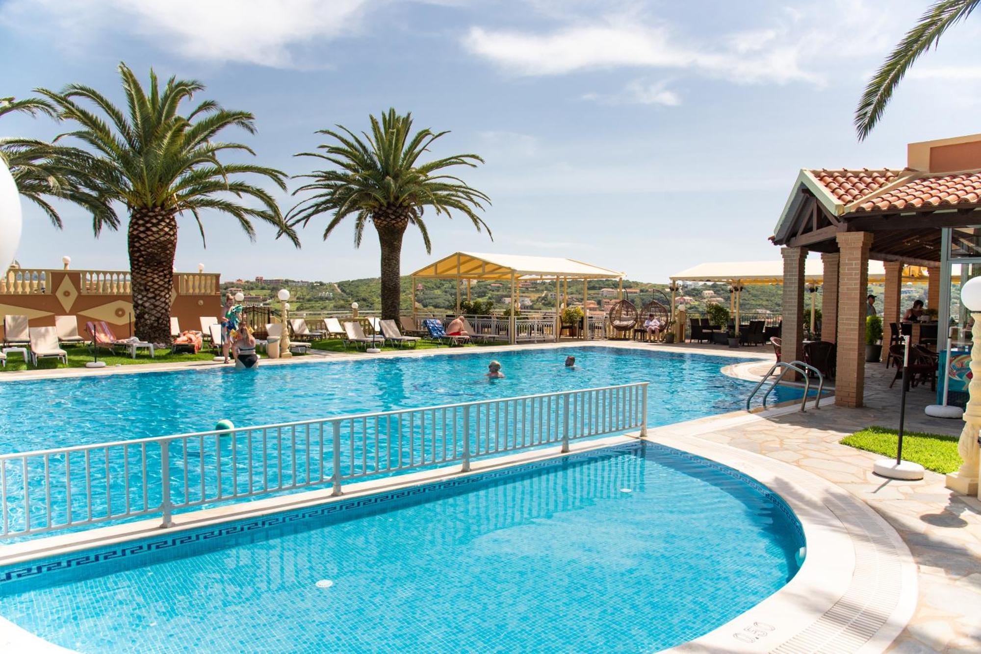 Kapetanios Apartments Agios Stefanos Avliotes  Eksteriør billede